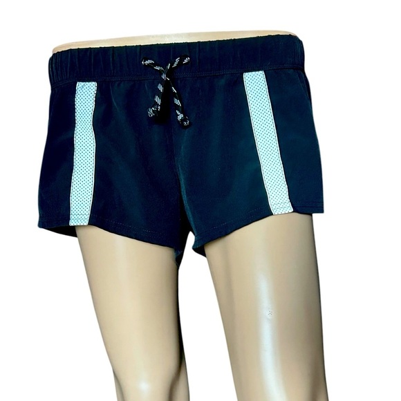 Free People Movement Hot Trot Shorts Zip Pocket Reflective Women’s Size XS Black - Picture 6 of 11